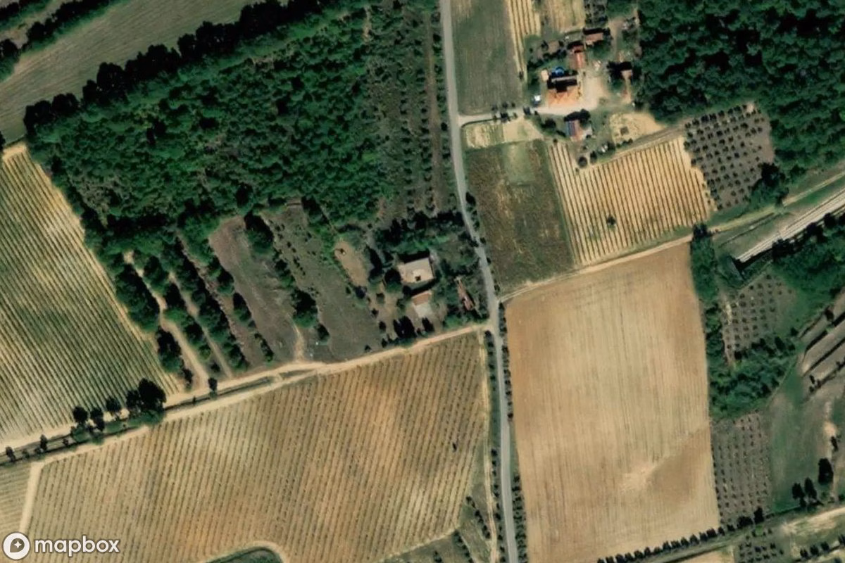 Satelitní letecký pohled na Lost Place, opuštěné  v Sinalunga, Itálie