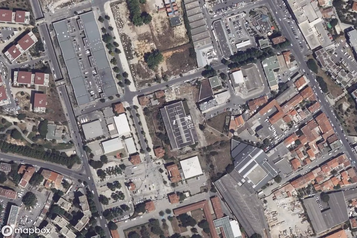 Vue aérienne satellite de Fabrik, un Usine abandonné à Marseille, France
