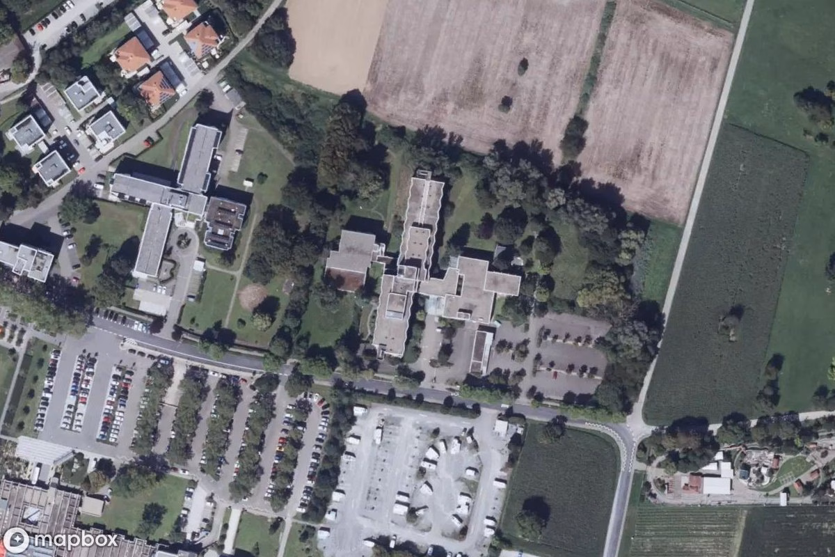Satellitbild från luften av Pflegeklinik, en övergiven Sjukhus i Bad Mingolsheim, Tyskland