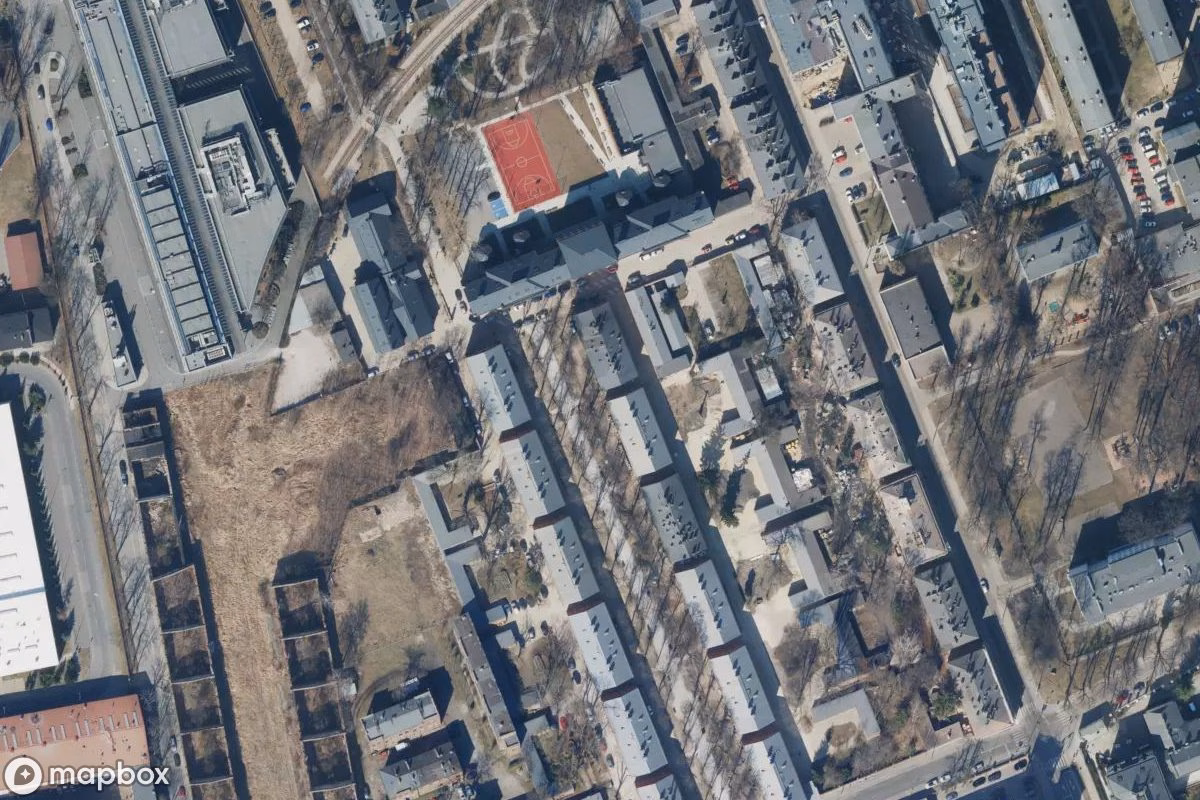 Satellitbild från luften av Księży Młyn, en övergiven  i Łódź, Polen