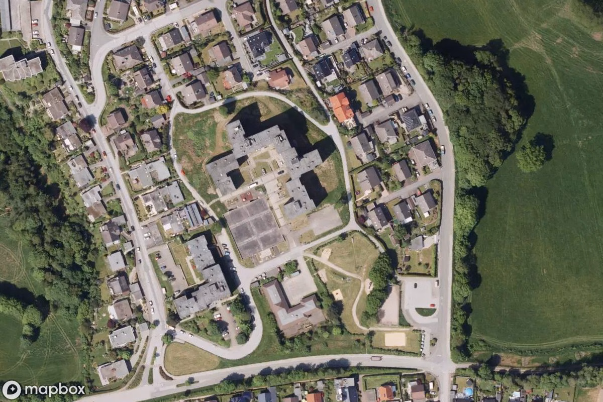 Satelitarny widok z lotu ptaka Hochhäuser, opuszczone Dom mieszkalny w Altena, Niemcy