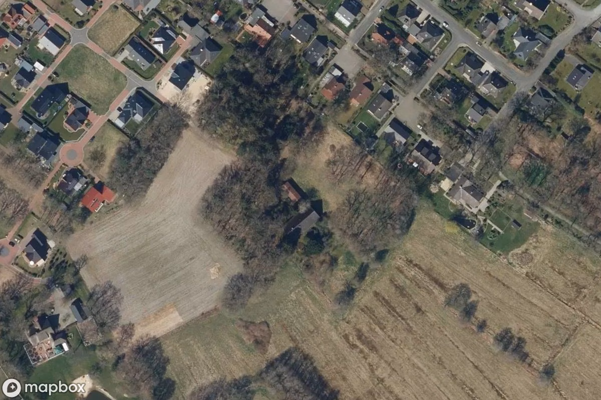 Műholdas légi felvétel Bauernhaus helyszínről, egy elhagyatott  itt: Cadenberge, Németország