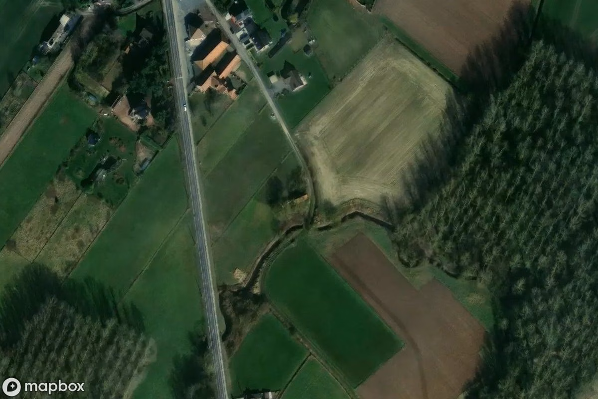 Satellitenansicht von Ferme Brownie, eine verlassene Bauernhof in Escanaffles, Belgien
