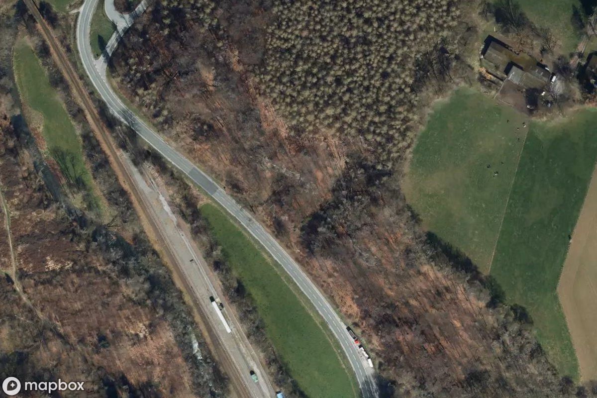 Satellittbilde fra luften av Leichenhöhle, et forlatt  i Volkringhausen, Tyskland