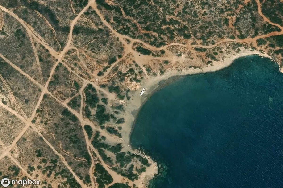 Vista aérea por satélite de Schiffswrack, un  abandonado en Municipality of Rhodes, Grecia